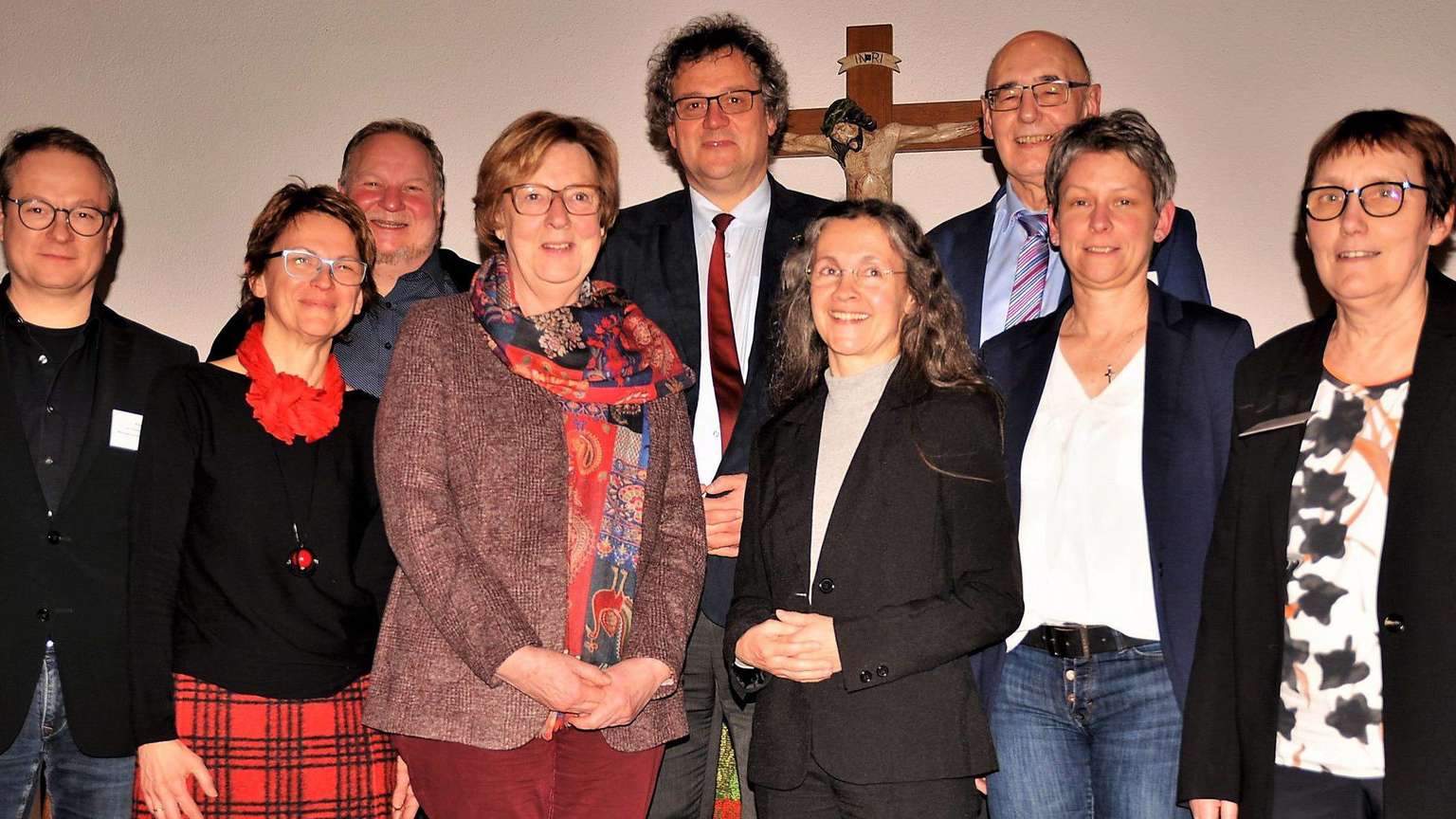 2071764931 bei geistlichen maennerdominiert bei laien frauendominiert nach gut fuenf stunden sitzung standen nach langwierigen wahlvor 1hWHzhMvg6b